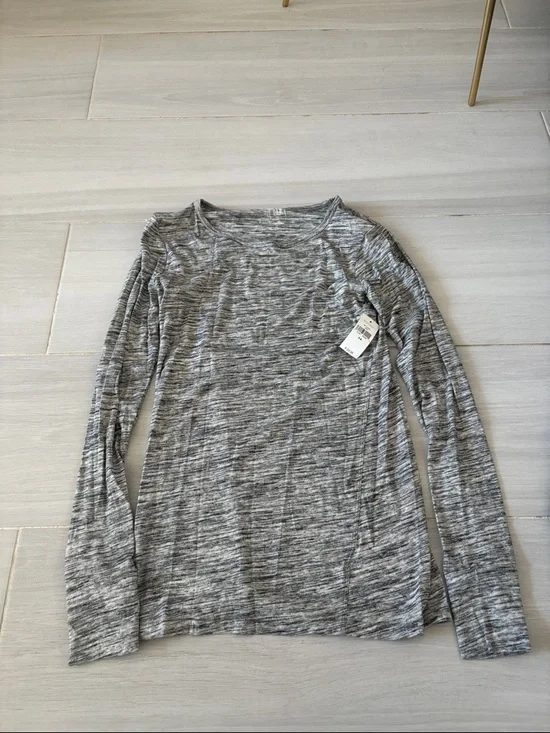 GAP Women's Long Sleeve Heather Gray Knit Tee - Picture 1 of 1